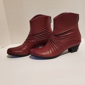 Rockport Brynn Rouched boot.7.5 N